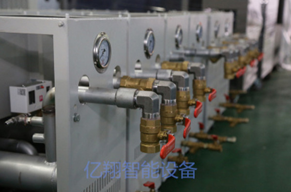 內(nèi)飾件模具壓板控溫對模溫機(jī)性能有哪些要求呢？