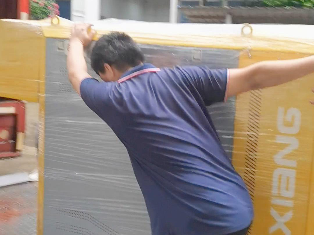 與臺風(fēng)賽跑，趕在暴風(fēng)雨來臨前把貨發(fā)出去