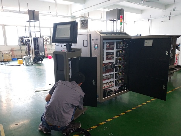 高光模溫機又稱急冷急熱溫度控制機，其優(yōu)點有四
